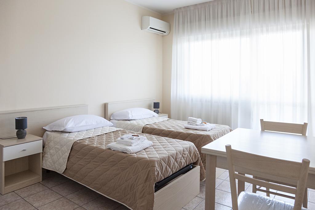 Quarantadue Quindici Hotel Termoli Szoba fotó