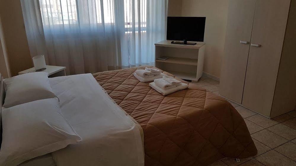 Quarantadue Quindici Hotel Termoli Kültér fotó