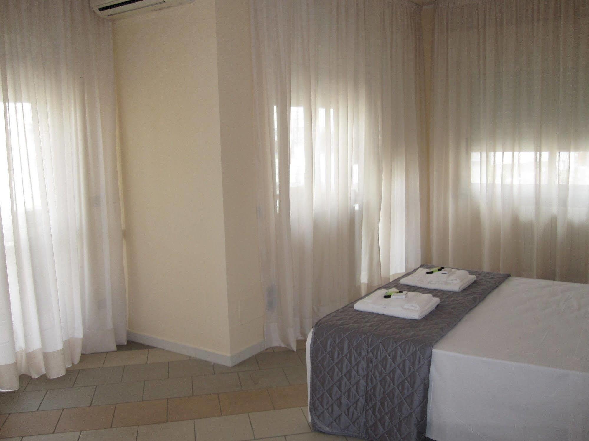 Quarantadue Quindici Hotel Termoli Kültér fotó