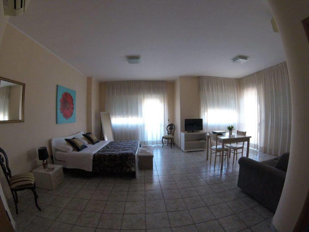 Quarantadue Quindici Hotel Termoli Kültér fotó