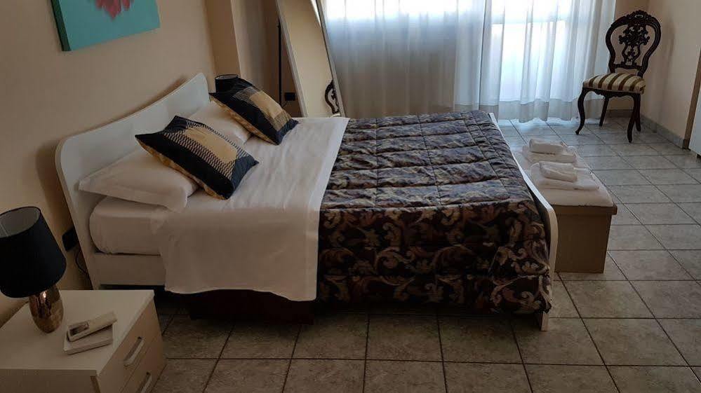 Quarantadue Quindici Hotel Termoli Kültér fotó