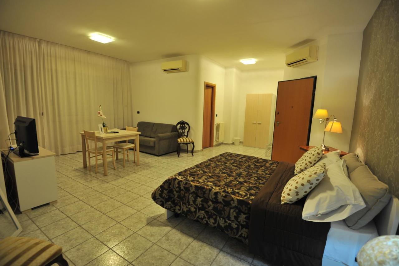 Quarantadue Quindici Hotel Termoli Kültér fotó